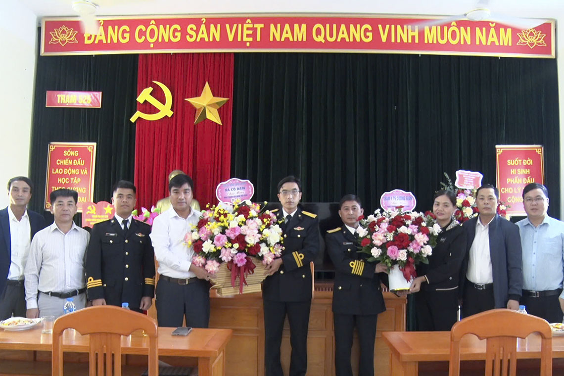 Lãnh đạo Cổ Đạm chúc mừng các đơn vị nhân ngày thành lập QĐND Việt Nam