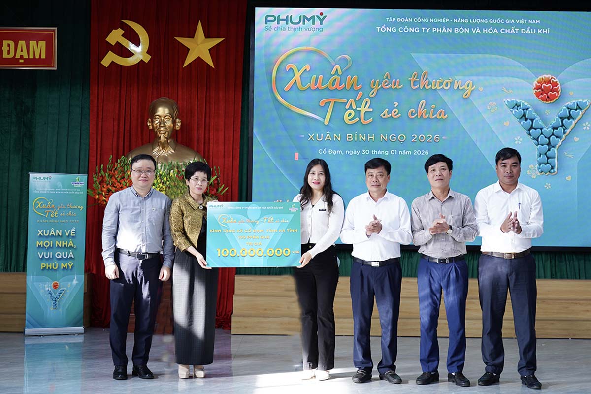 Cổ Đạm tiếp nhận ủng hộ của các tấm lòng hảo tâm và trao quà Tết cho các hoàn cảnh khó khăn 