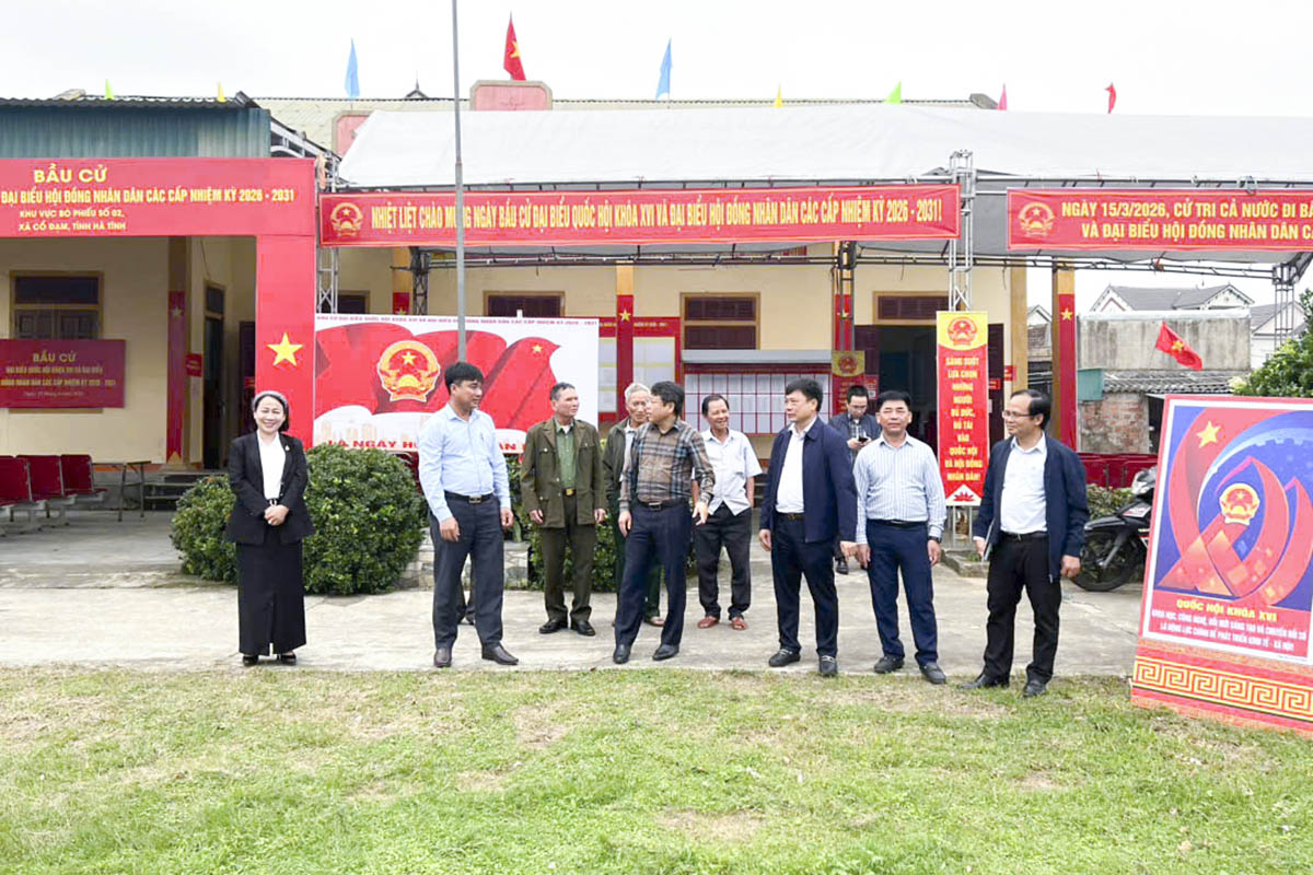 Phó Chủ tịch Thường trực HĐND tỉnh kiểm tra công tác chuẩn bị bầu cử tại xã Cổ Đạm