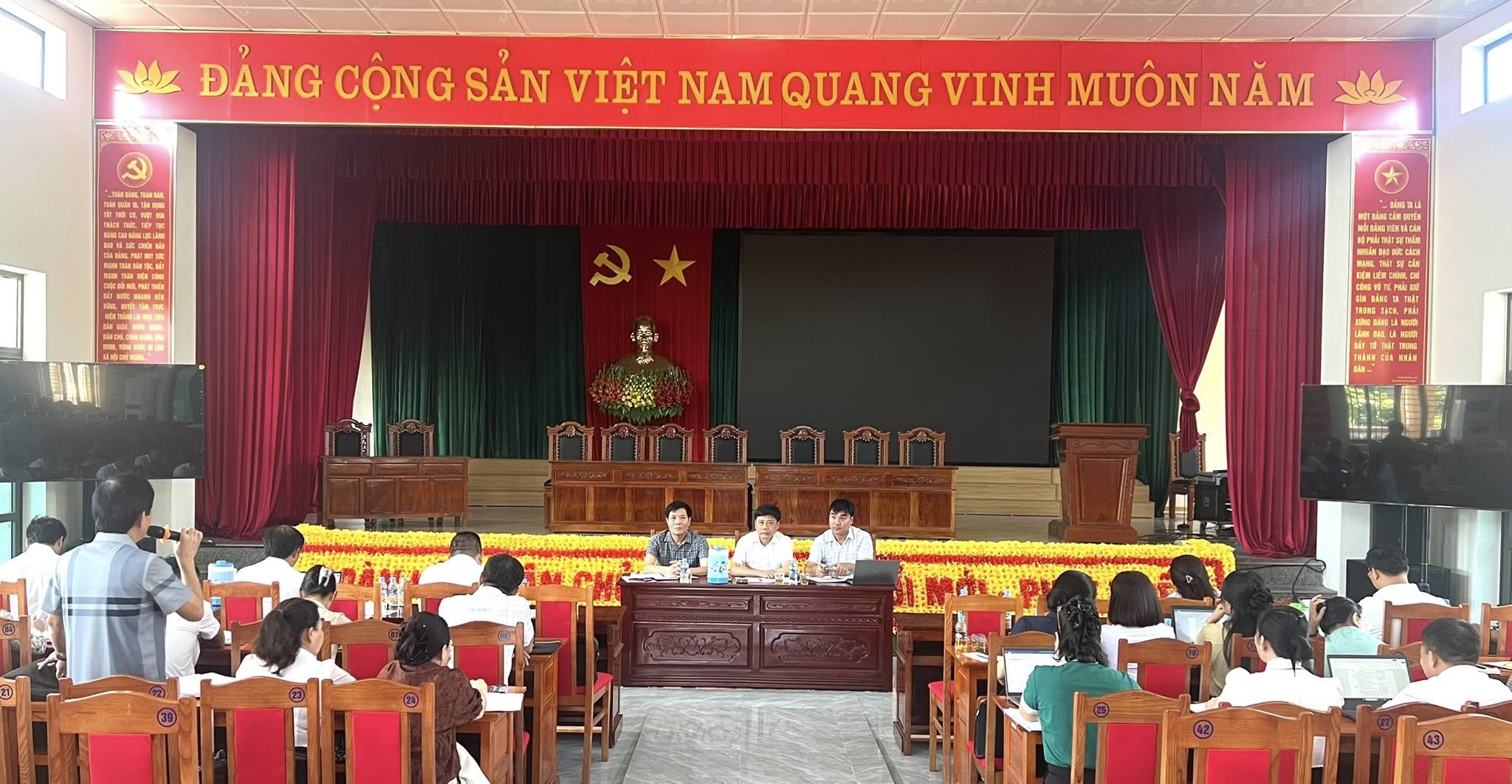 Thường trực Đảng ủy xã Cổ Đạm tổ chức làm việc với các trường học trên địa bàn