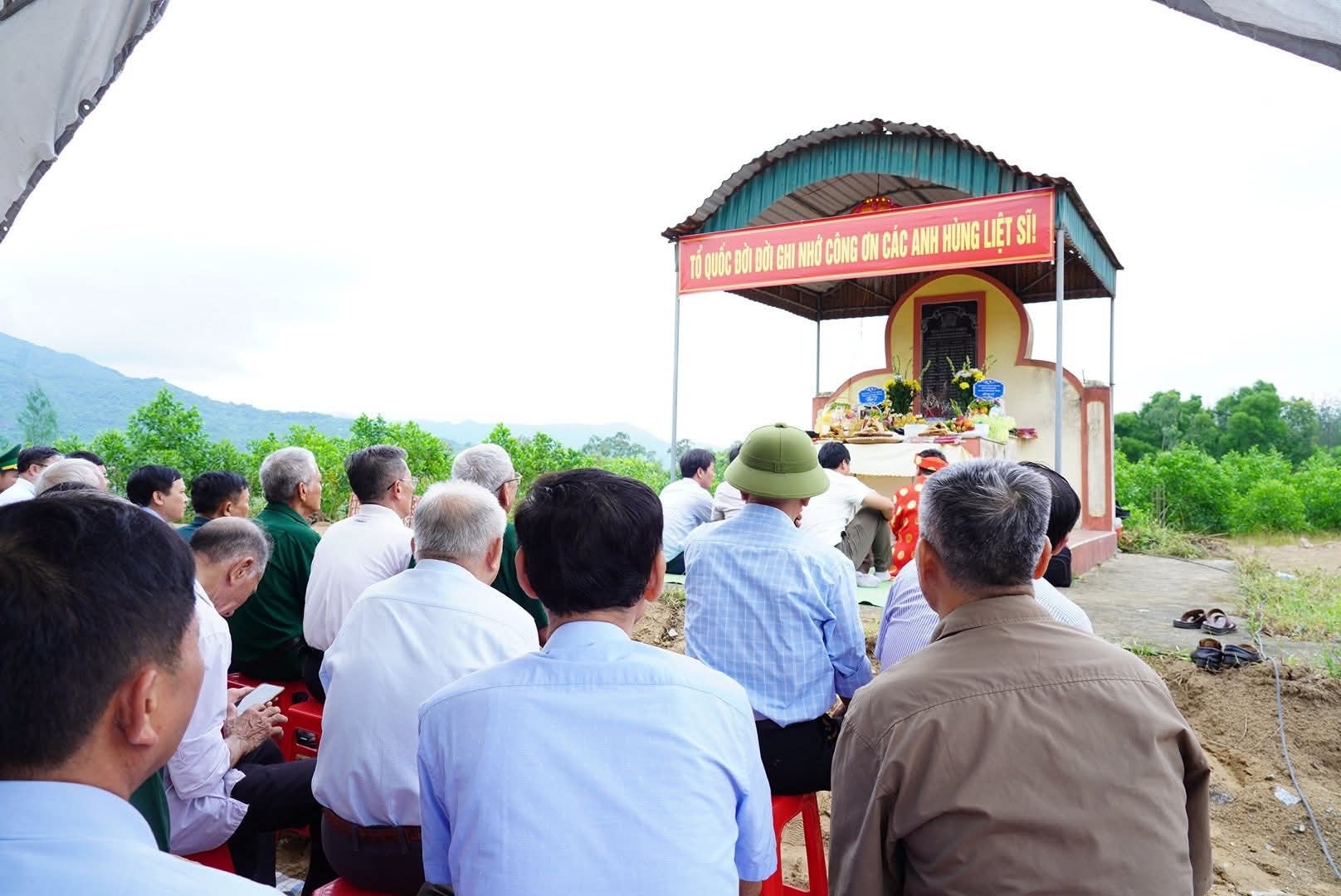 Trang nghiêm lễ giỗ nhân kỷ niệm 57 năm, ngày hy sinh của 20 chiến sĩ thuộc C45 pháo binh Hà Tĩnh