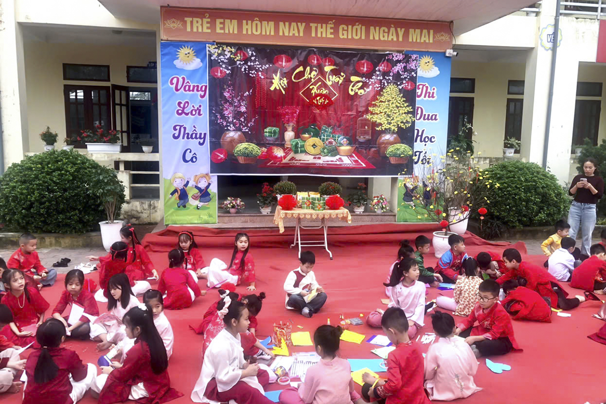 Tiểu học Cổ Đạm: Sôi nổi chương trình "Vòng tay yêu thương - Chào xuân Bính Ngọ 2026"