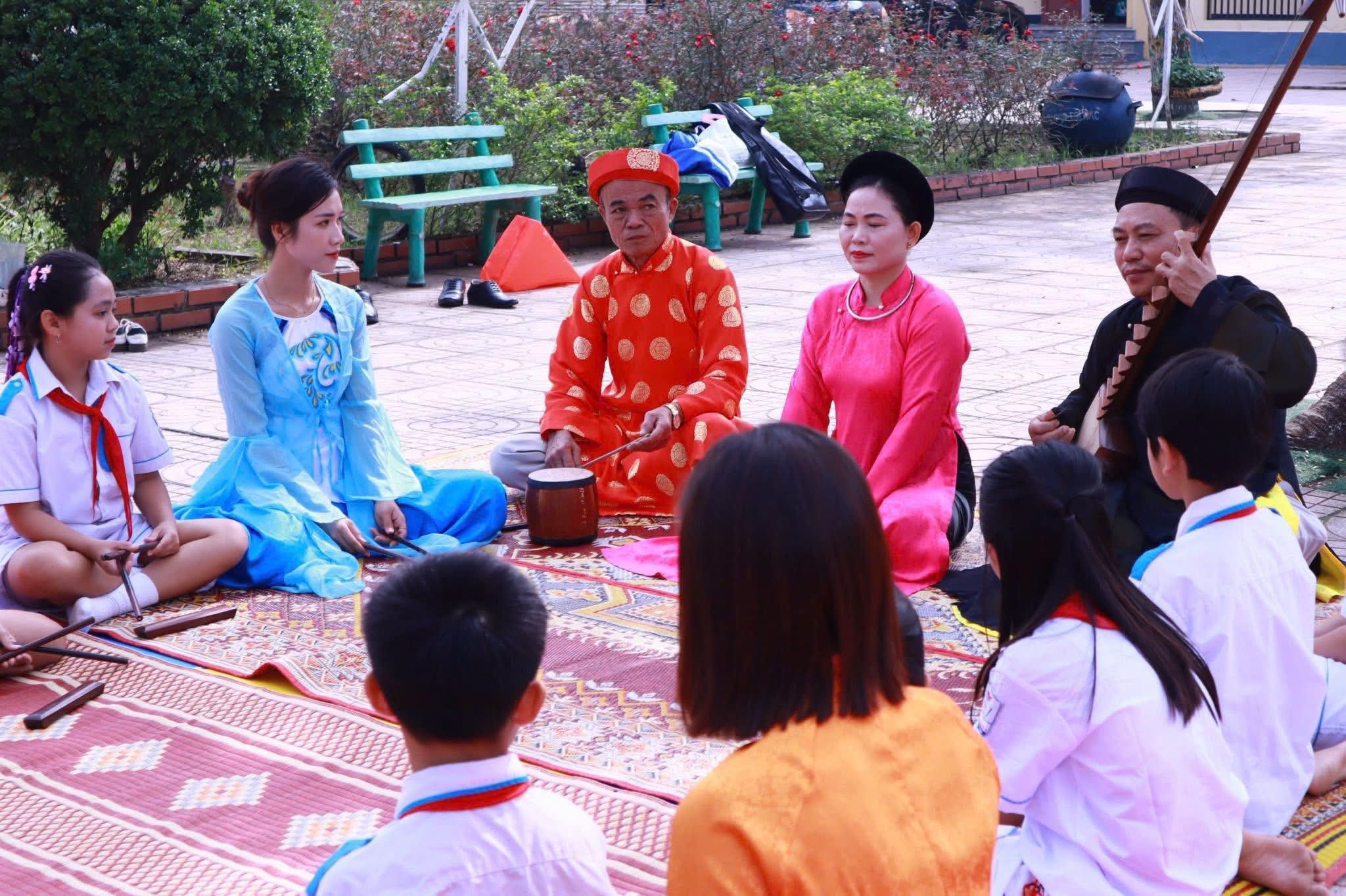 Trường Tiểu Học Cương Gián 1 Tổ Chức Thành Công Buổi Giao Lưu “Không Gian Di Sản Văn Hoá”