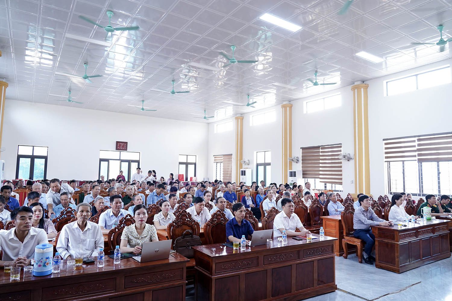 Đảng viên Cổ Đạm tiếp thu các nội dung tại Hội nghị toàn quốc nghiên cứu, học tập, quán triệt và triển khai thực hiện Nghị quyết Hội nghị lần thứ hai Ban Chấp hành Trung ương Đảng khóa XIV