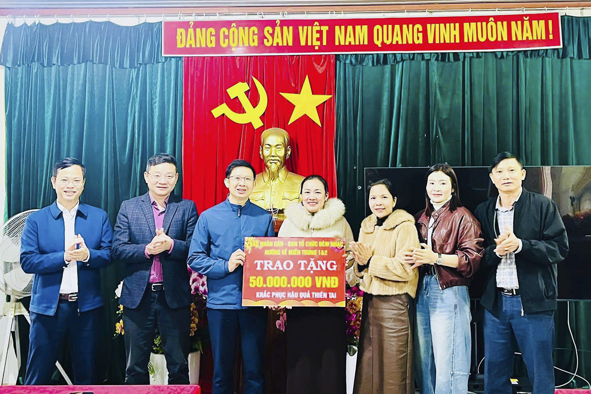 Báo Nhân dân trao tặng 50 triệu đồng hỗ trợ Trường Mầm non Xuân Liên khắc phục hậu quả thiên tai