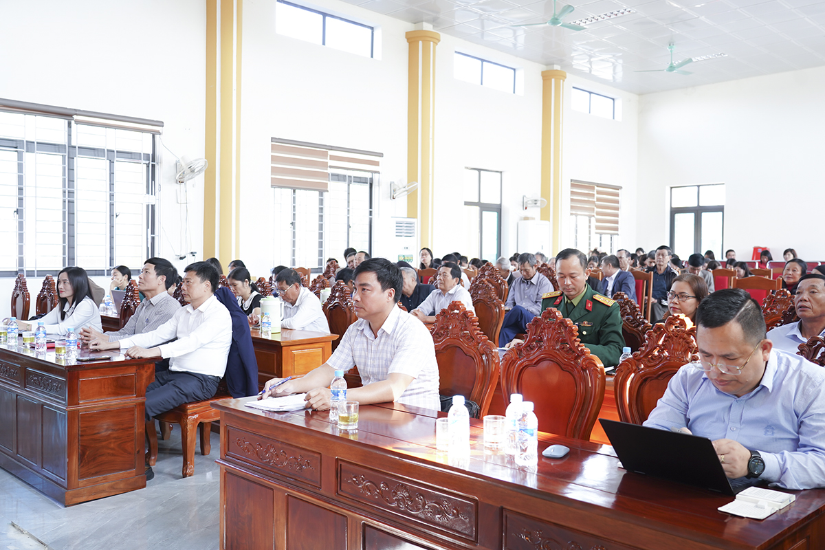 Cán bộ, đảng viên Cổ Đạm tham gia hội nghị trực tuyến toàn quốc nghiên cứu, học tập, quán triệt và triển khai thực hiện Nghị quyết Đại hội XIV của Đảng