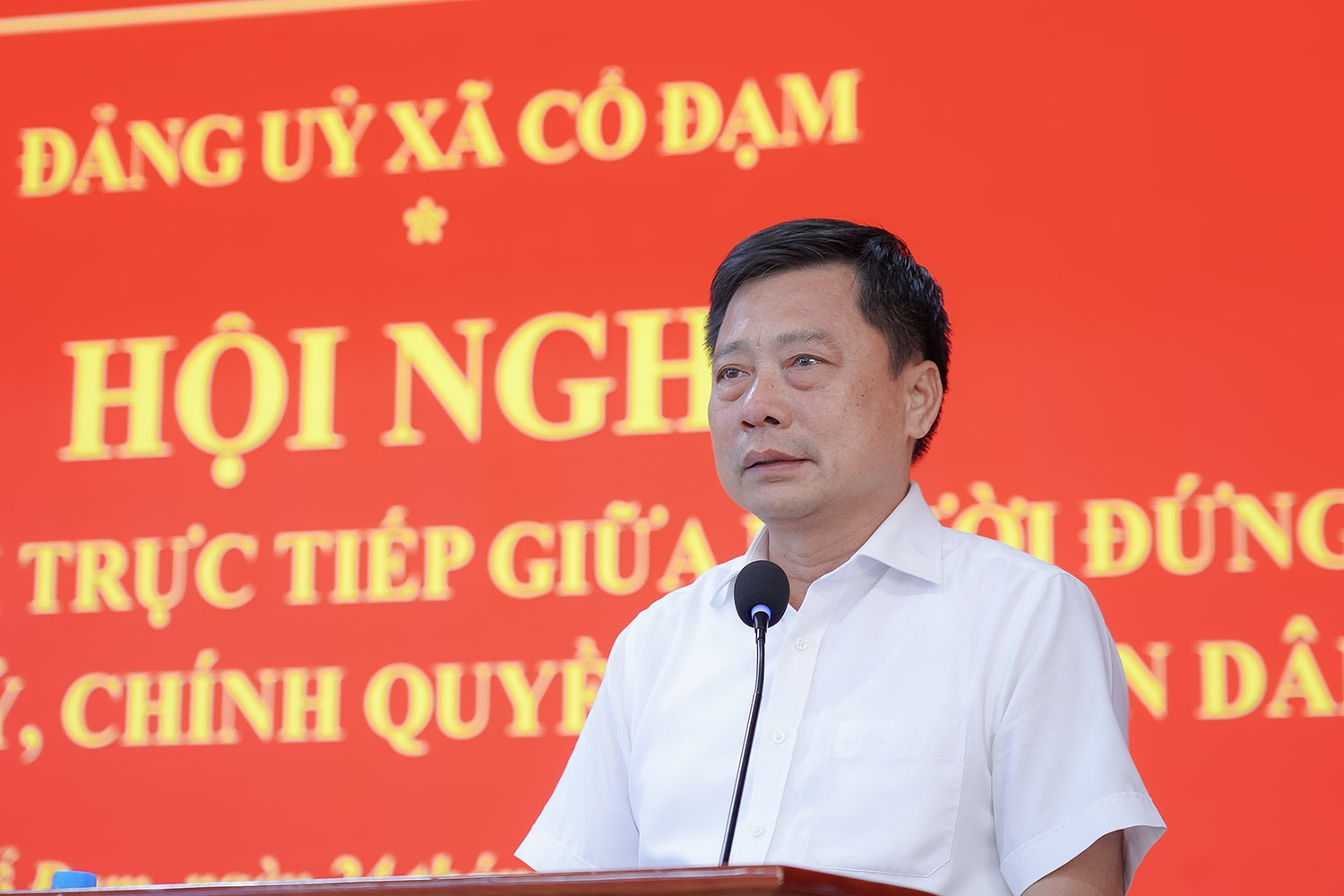 Bí thư Đảng ủy và Chủ tịch UBND xã Cổ Đạm đối thoại trực tiếp với Nhân dân