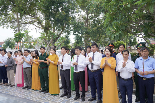 Lãnh đạo Cổ Đạm dâng hương tưởng niệm các Anh hùng liệt sĩ nhân kỷ niệm 79 năm Ngày Thương binh - Liệt sĩ 