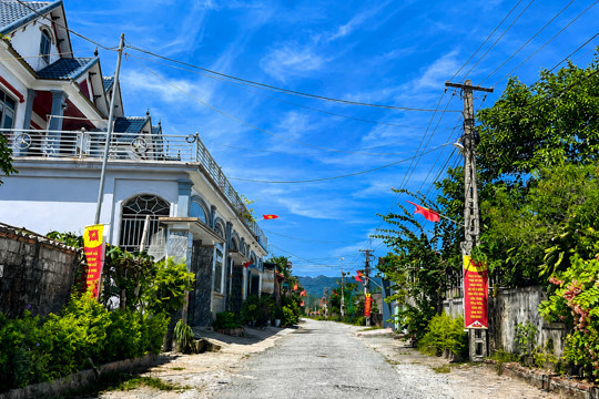 Đồng thuận bàn giao mặt bằng – chìa khóa đẩy nhanh tiến độ tuyến đường phát triển du lịch ở Cổ Đạm