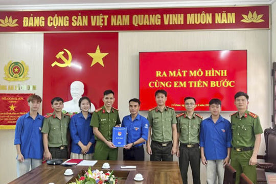 Cổ Đạm: Ra mắt mô hình “Cùng em tiến bước” 