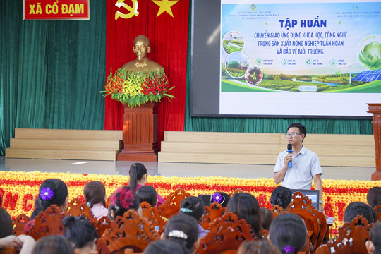 Hội LHPN xã Cổ Đạm tổ chức tập huấn ứng dụng khoa học, công nghệ và các chính sách an sinh xã hội