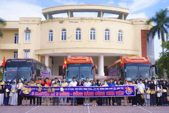 Công ty TNHH Châu Tịnh tổ chức “Chuyến xe 0 đồng”, trao 120 vé miễn phí cho sinh viên