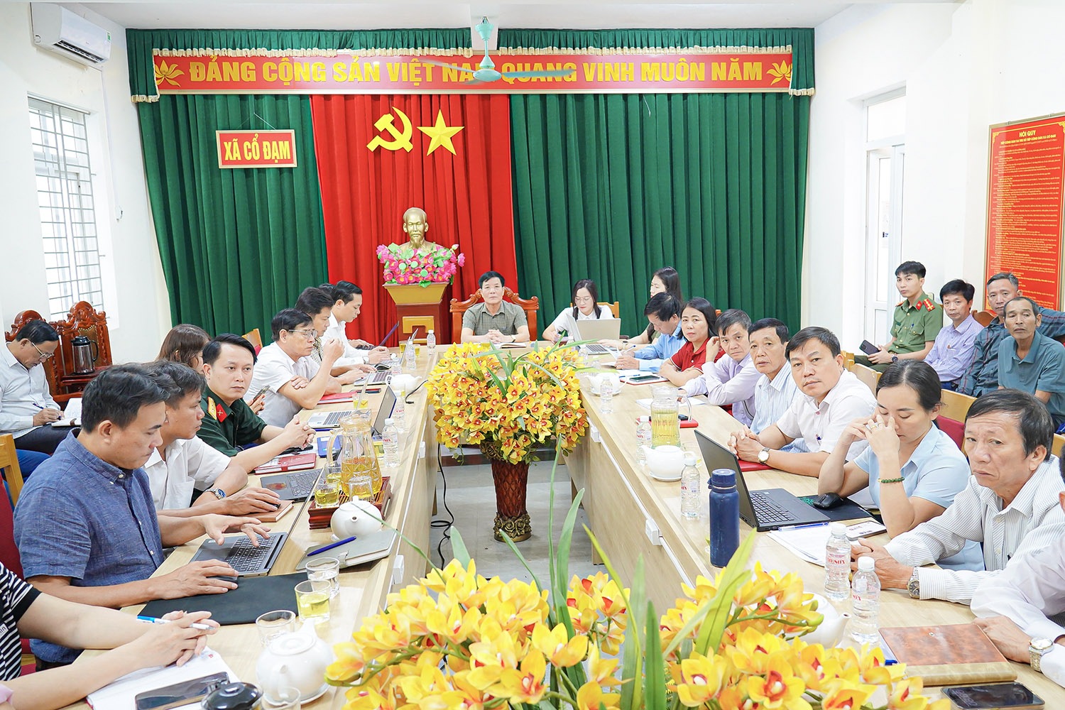 Cổ Đạm tham gia hội nghị báo cáo viên Tỉnh ủy tháng 10