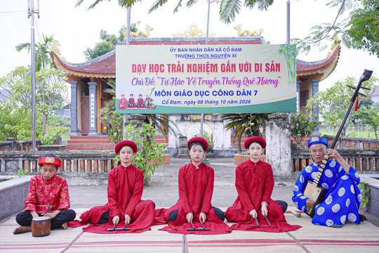 Học sinh Trường THCS Nguyễn Xí học tập trải nghiệm tại Di tích Đình Hoa Vân Hải 