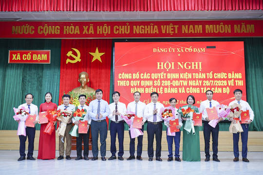 Cổ Đạm: Công bố quyết định thành lập các chi bộ trực thuộc Đảng bộ xã