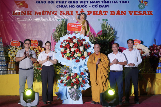 Trang nghiêm Đại lễ Phật đản tại chùa Hộ Quốc