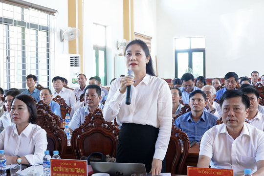  Cử tri Cổ Đạm kiến nghị sớm đầu tư hoàn thiện tuyến đê biển chắn sóng để bảo vệ Nhân dân và phục vụ phát triển du lịch ven biển