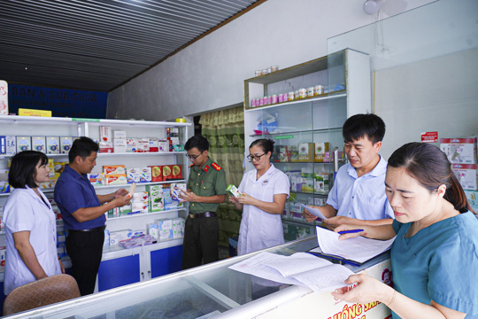 Kiểm tra các cơ sở hành nghề y, dược và kinh doanh mỹ phẩm trên địa bàn Cổ Đạm