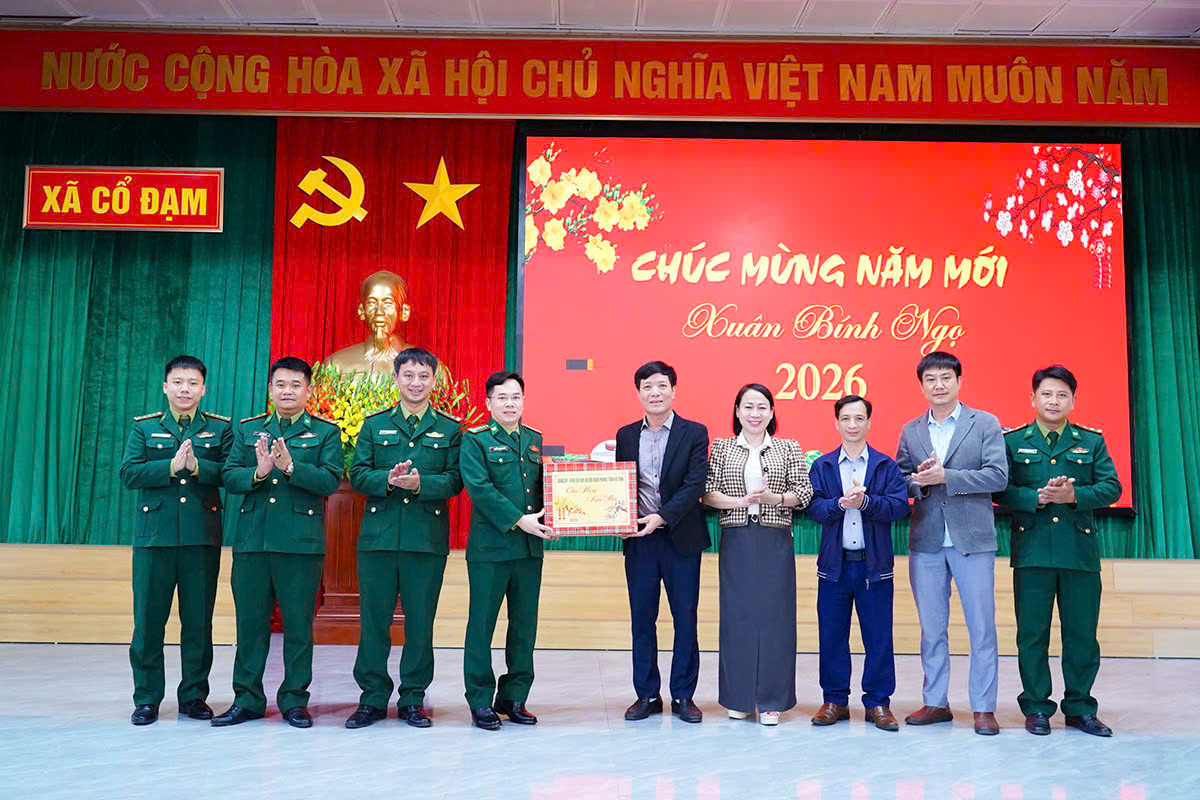 Bộ đội biên phòng tỉnh chúc tết cán bộ và Nhân dân xã Cổ Đạm 