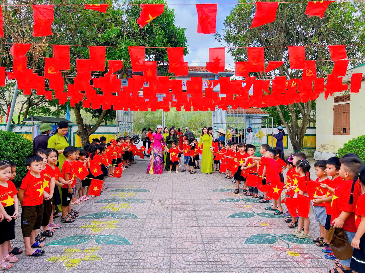 Xã Cổ Đạm: Tưng bừng náo nhiệt ngày trẻ em tựu trường