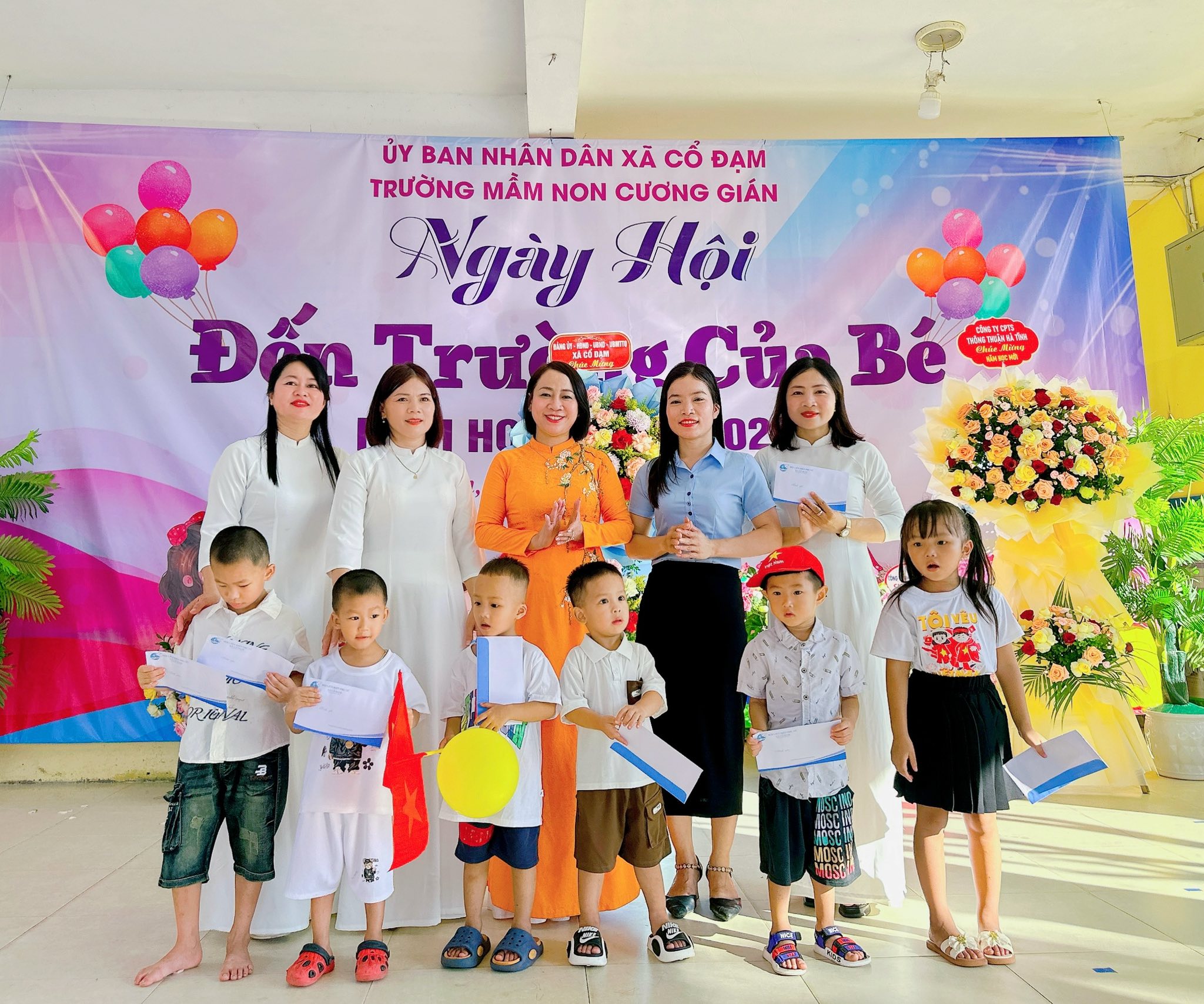 Lan tỏa yêu thương từ những suất quà “Tiếp bước em đến trường”  