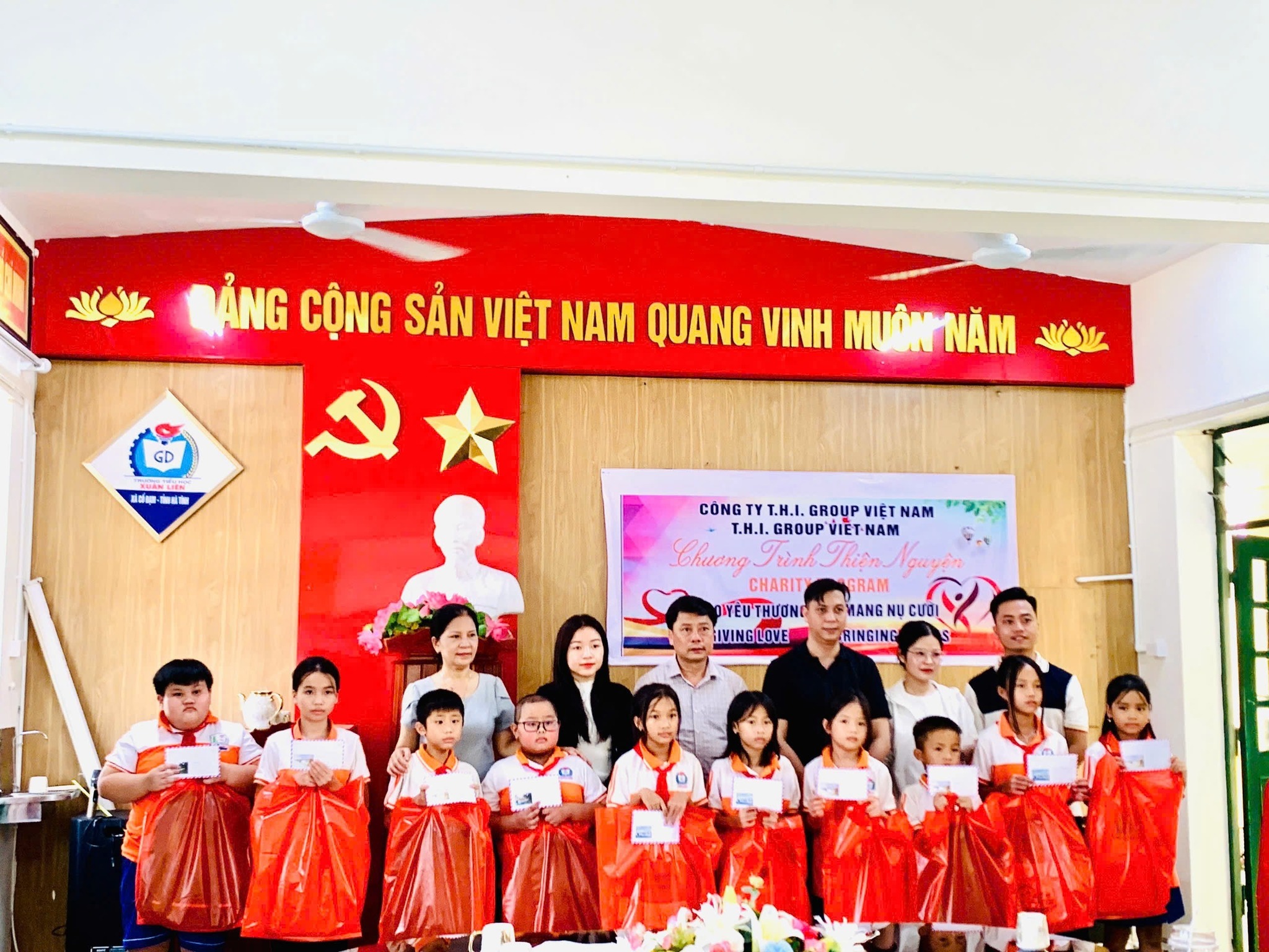 THI Group Việt Nam trao quà ý nghĩa đến học sinh và trường học trên địa bàn 
