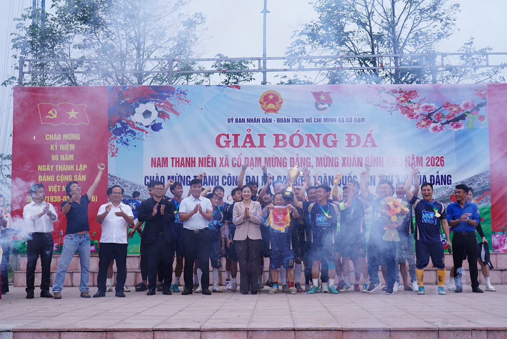 Cụm 4 vô địch giải bóng đá nam mừng Đảng, mừng Xuân