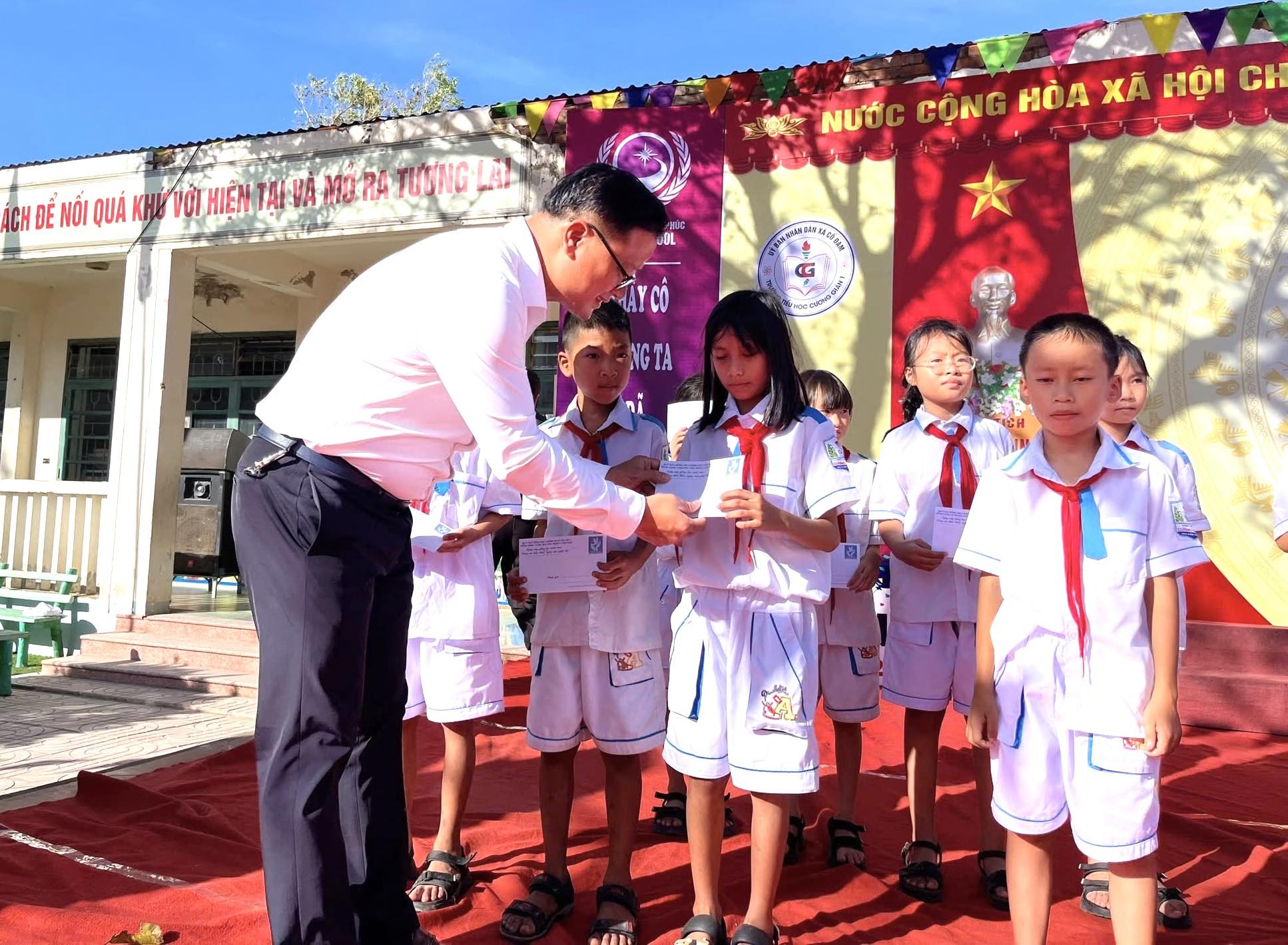Tưng bừng tổ chức lễ khai giảng tại các trường học trên địa bàn xã Cổ Đạm